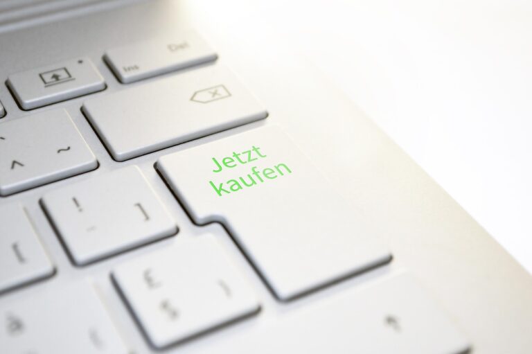 Klarna vs. Afterpay: Navigating the World of “Buy Now, Pay Later”